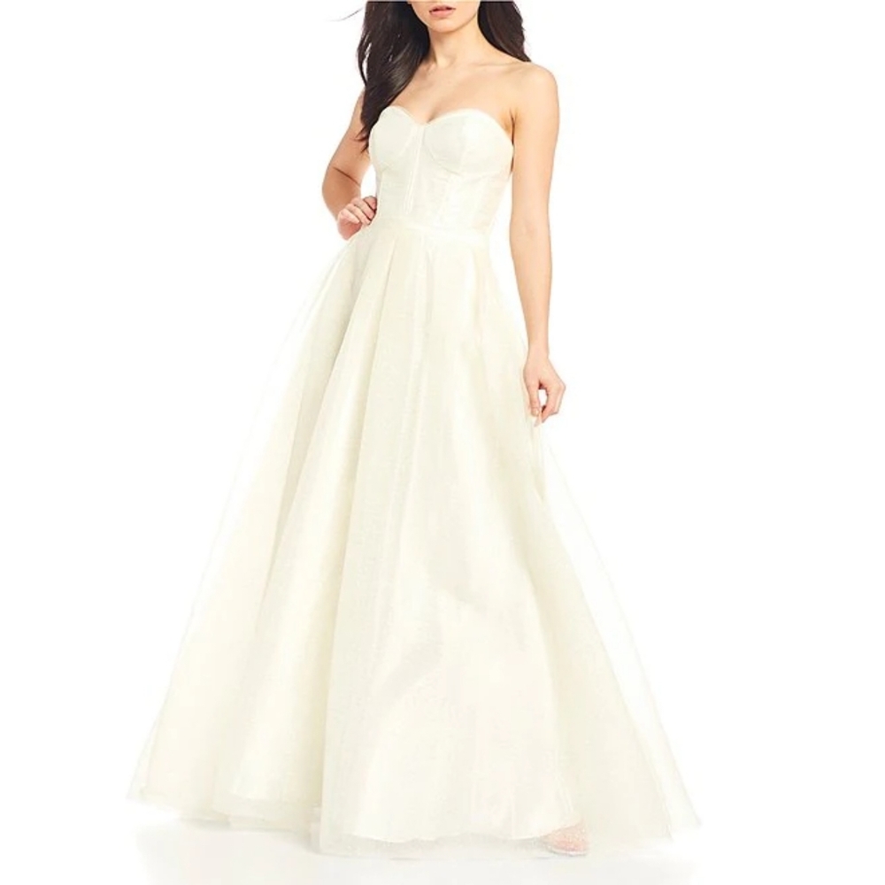 NWT GB Social Strapless Sweetheart Neckline Wedding Gala Dress Gown (Size 1)